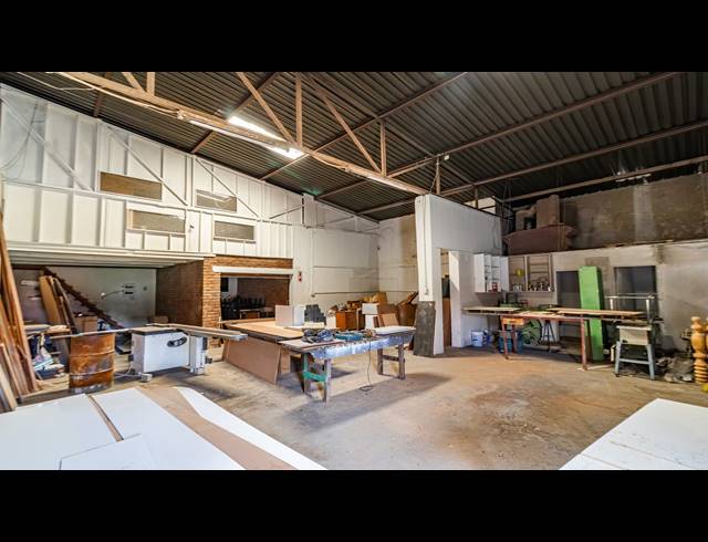 427M² WAREHOUSE FOR SALE IN KENILWORTH